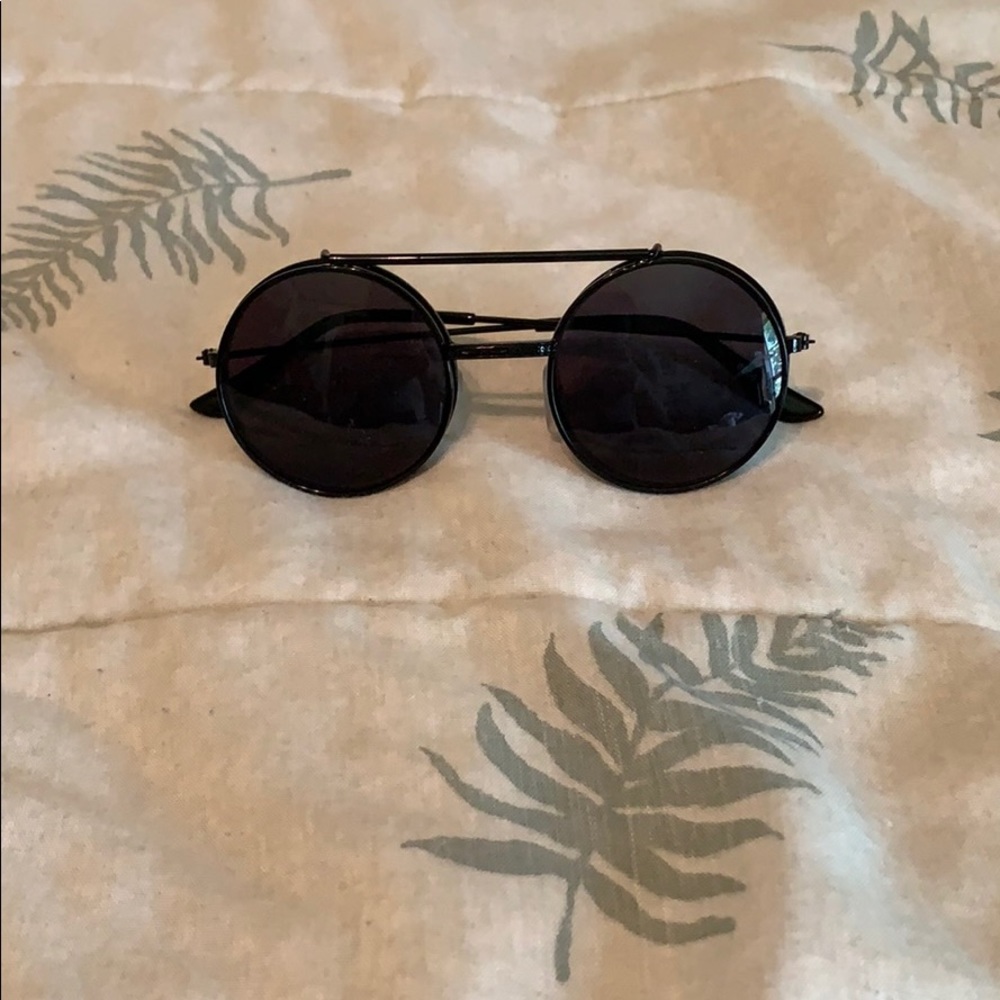 Flip up sunglasses